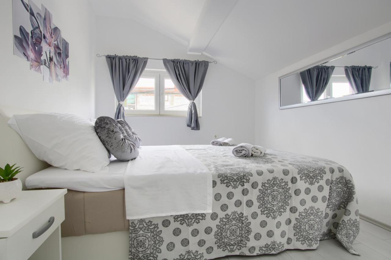 Apartments Villa Mihaela Banj Extérieur photo